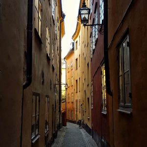 gamla-stan-narrow-street