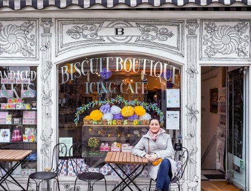Ana-Matei-at-Biscuiteers-shop-in-Notting-Hill,-London